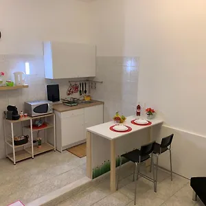  Apartment Duplex Airport Italien